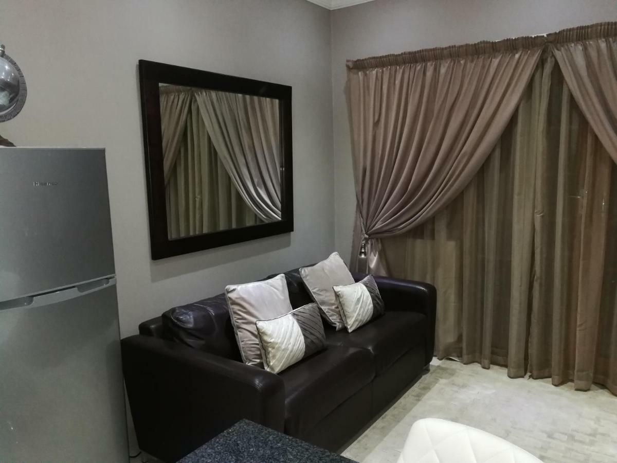 Pongola Road Self Catering Accommodation Uitenhage Exteriör bild
