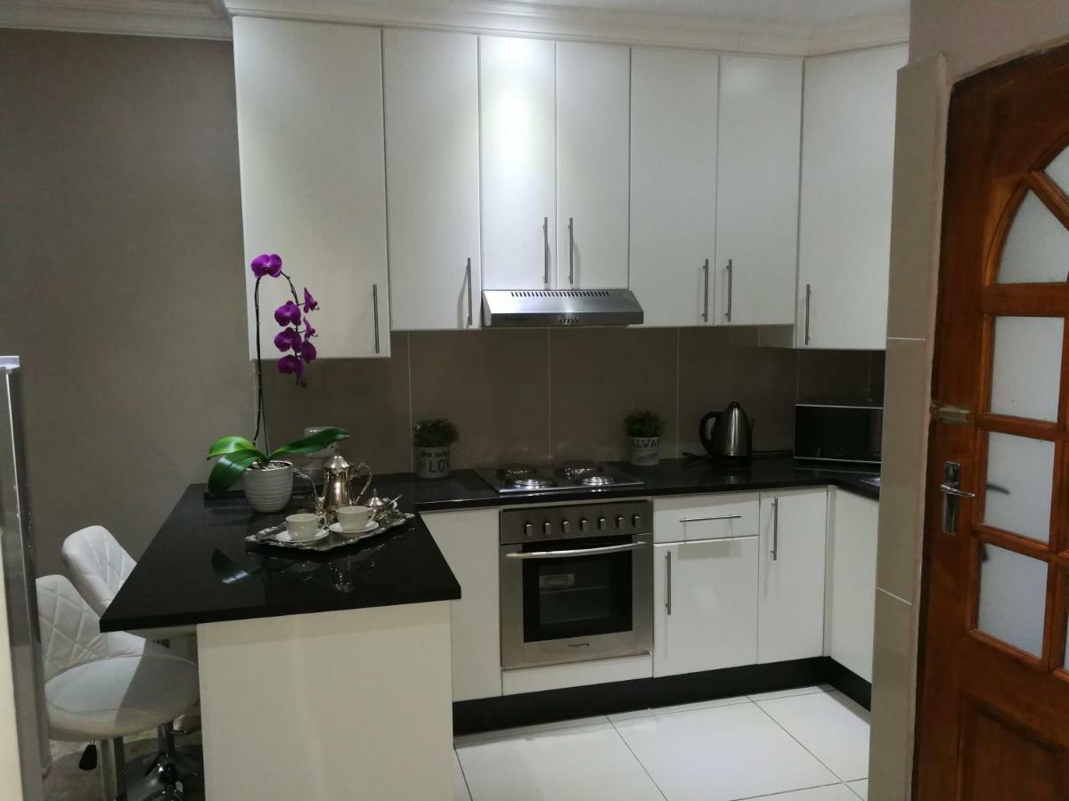 Pongola Road Self Catering Accommodation Uitenhage Exteriör bild