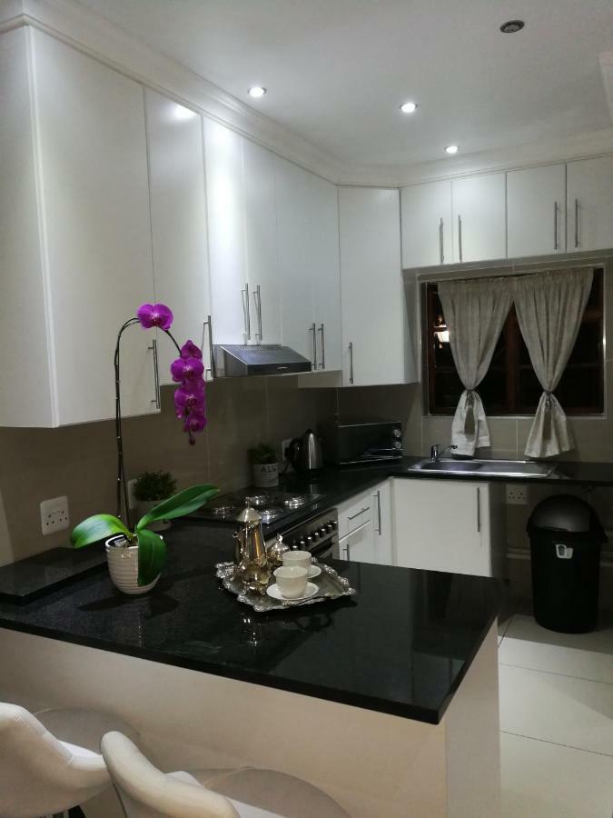 Pongola Road Self Catering Accommodation Uitenhage Exteriör bild