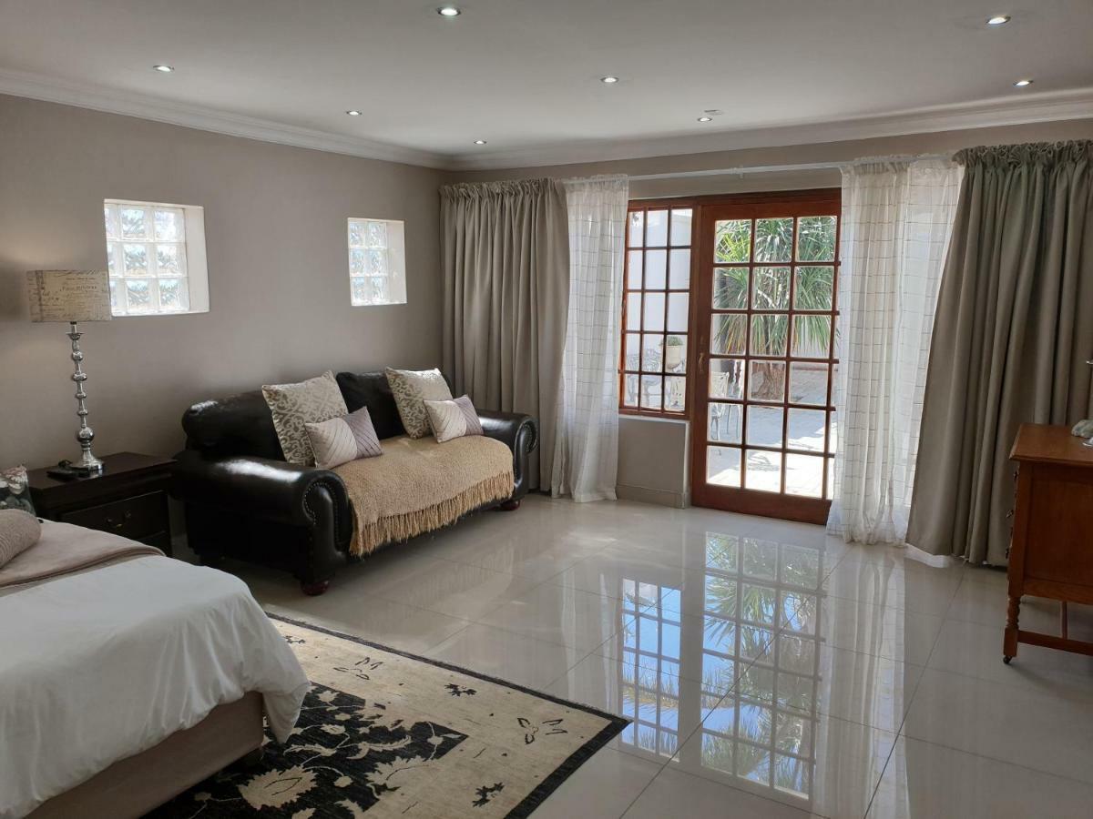Pongola Road Self Catering Accommodation Uitenhage Exteriör bild