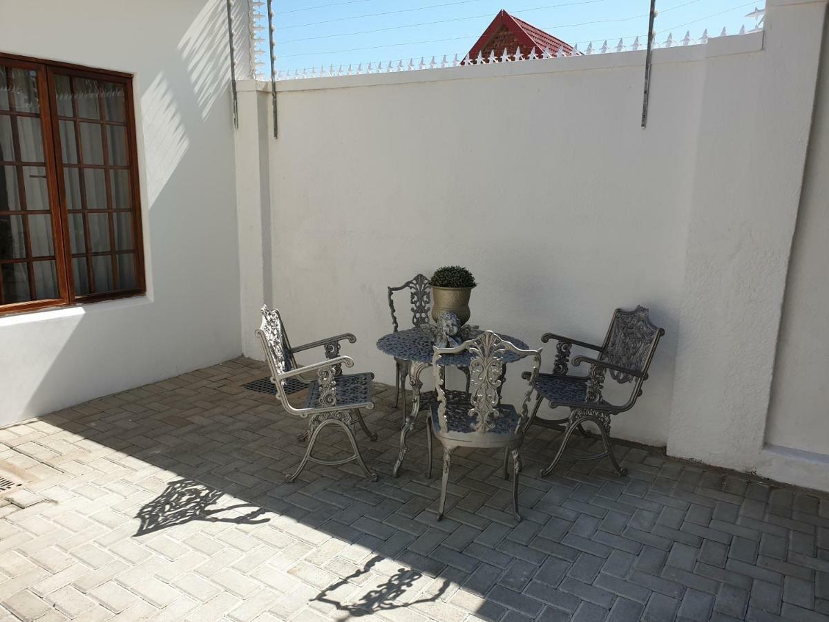 Pongola Road Self Catering Accommodation Uitenhage Exteriör bild
