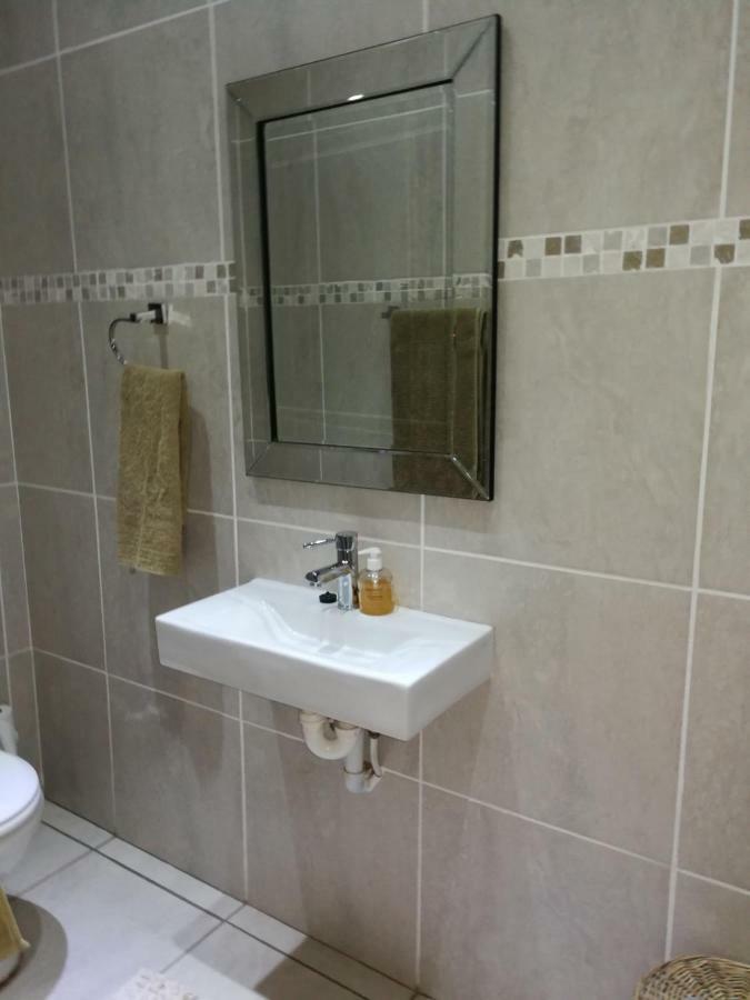 Pongola Road Self Catering Accommodation Uitenhage Exteriör bild