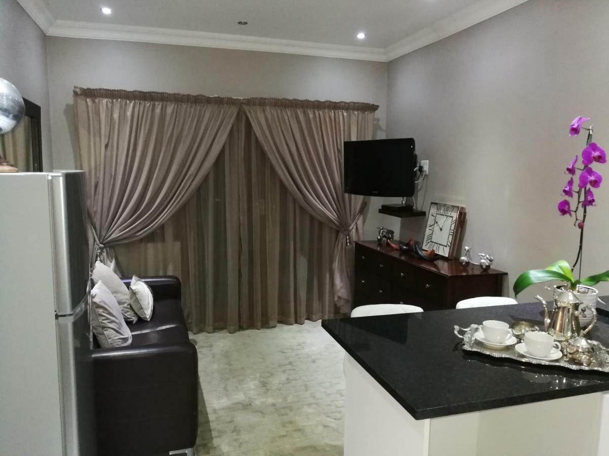 Pongola Road Self Catering Accommodation Uitenhage Exteriör bild