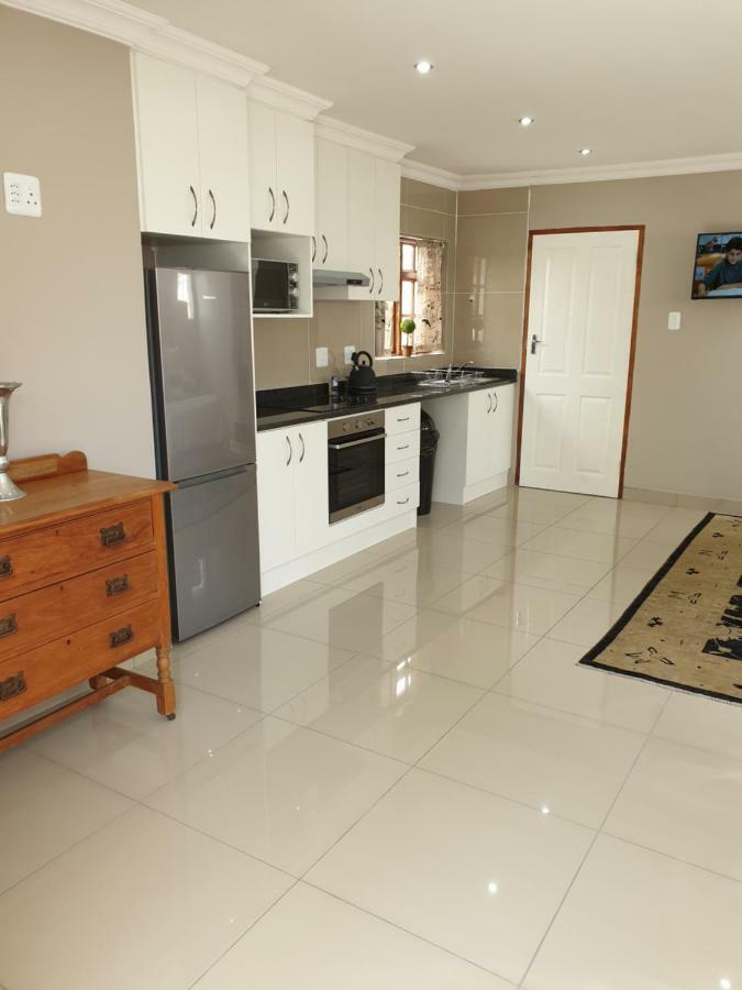 Pongola Road Self Catering Accommodation Uitenhage Exteriör bild